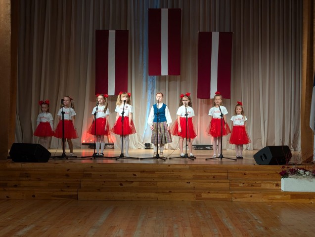 "Par zemi, ko mīlam"